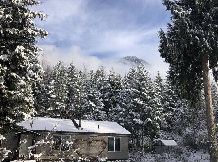 Sweetwater Lane Farm B & B