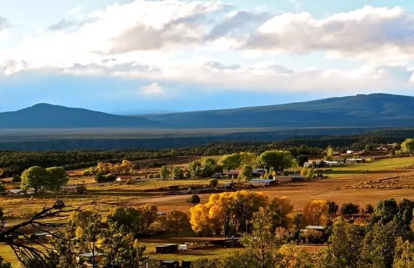 Taos Goji Farm & Eco Lodge Retreat