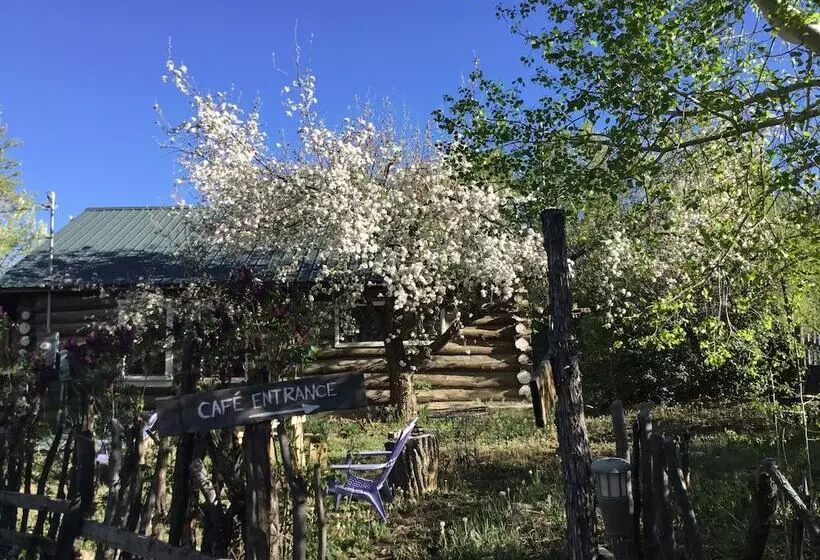 Taos Goji Farm & Eco Lodge Retreat