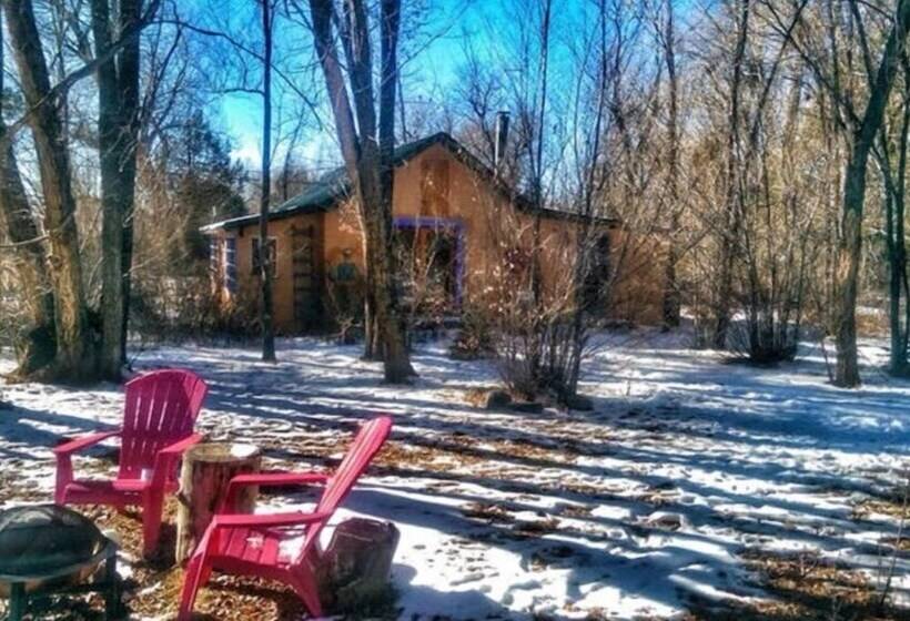 Taos Goji Farm & Eco Lodge Retreat