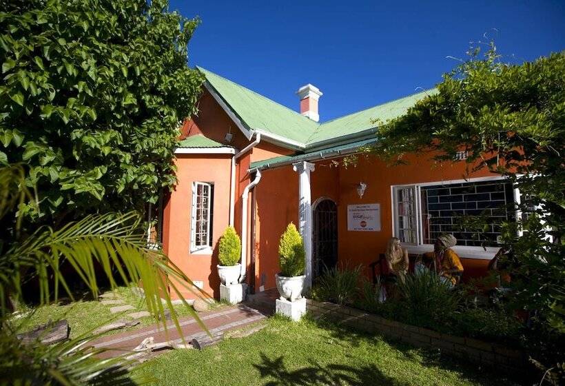 فندق صغير 33 South Backpackers