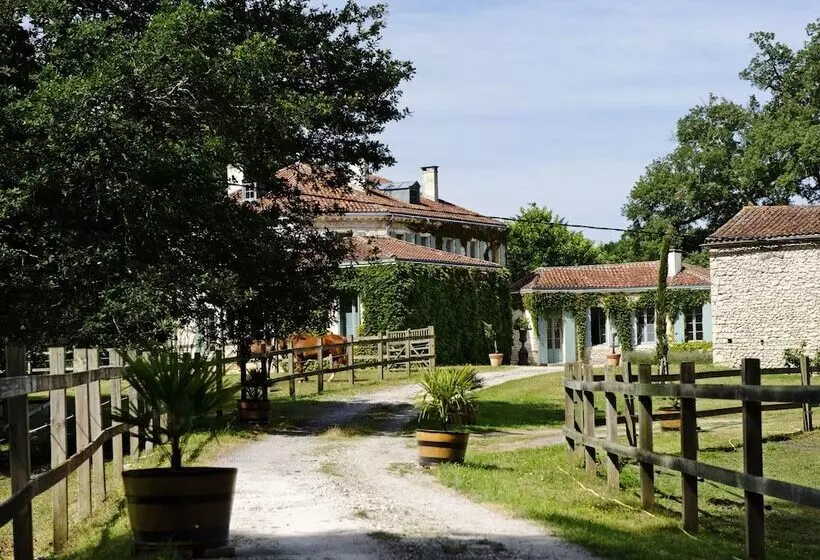 Aamiaismajoitus (B&B) Château De L Isle