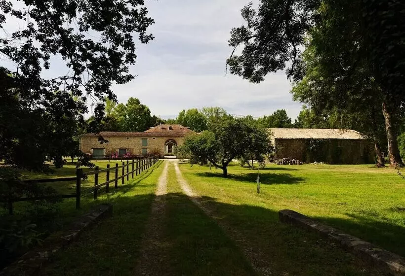 Aamiaismajoitus (B&B) Château De L Isle