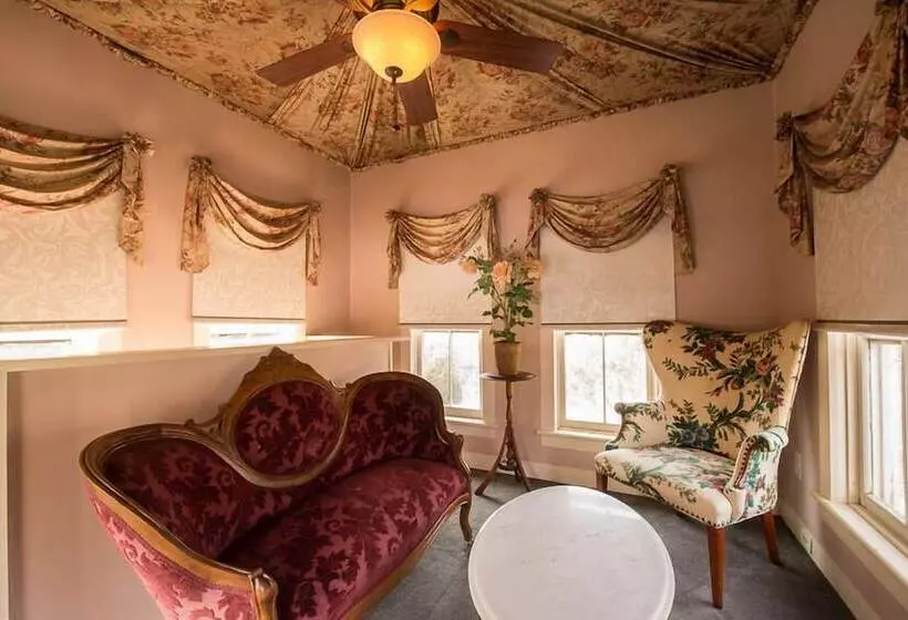 Aamiaismajoitus (B&B) The Mansion Of Saratoga