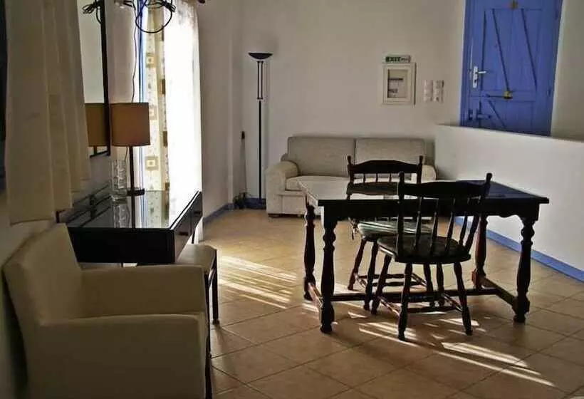 Hotelli Apollon Village