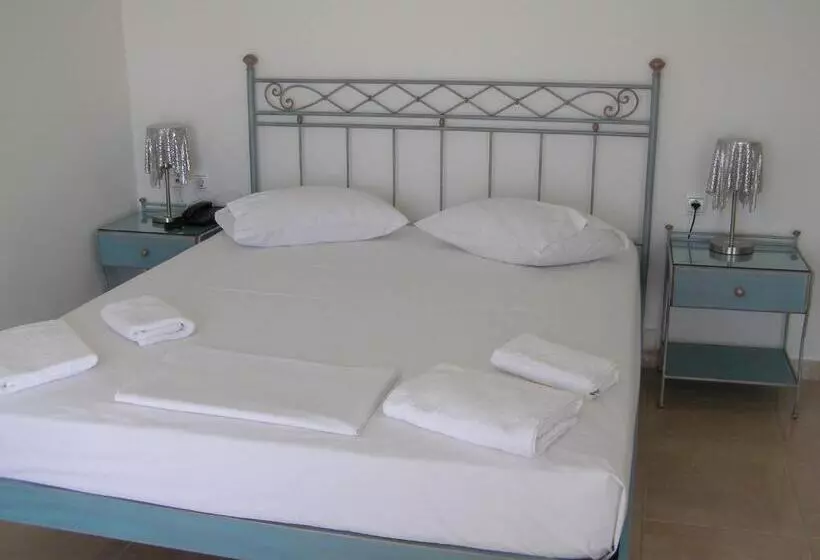 Hotelli Apollon Village