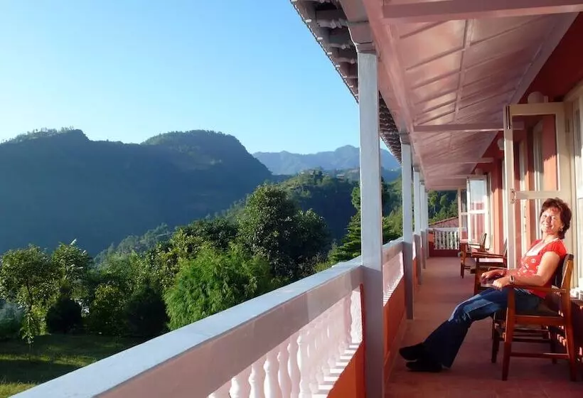 هتل Balthali Village Resort