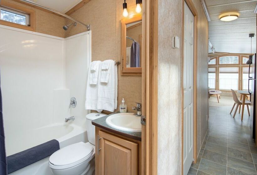 酒店 Crazy Creek Resort & Hot Pools