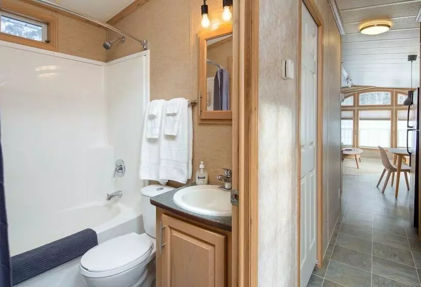 Hotelli Crazy Creek Resort & Hot Pools