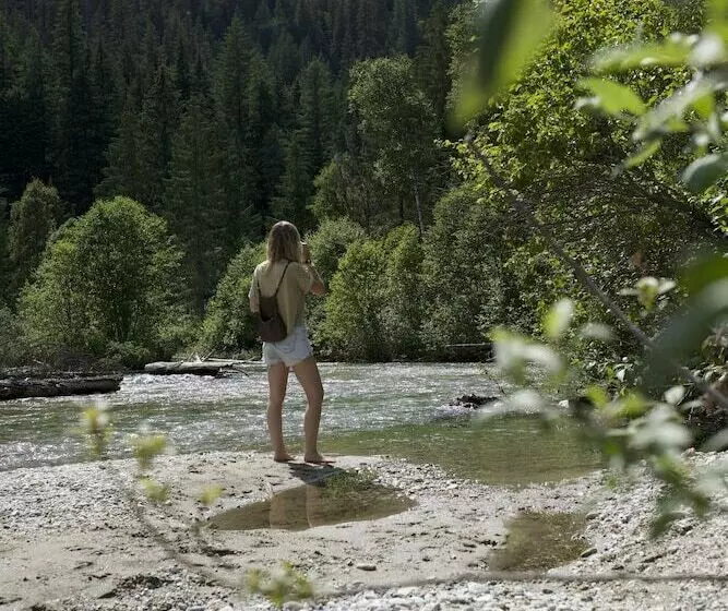 Hotelli Crazy Creek Resort & Hot Pools