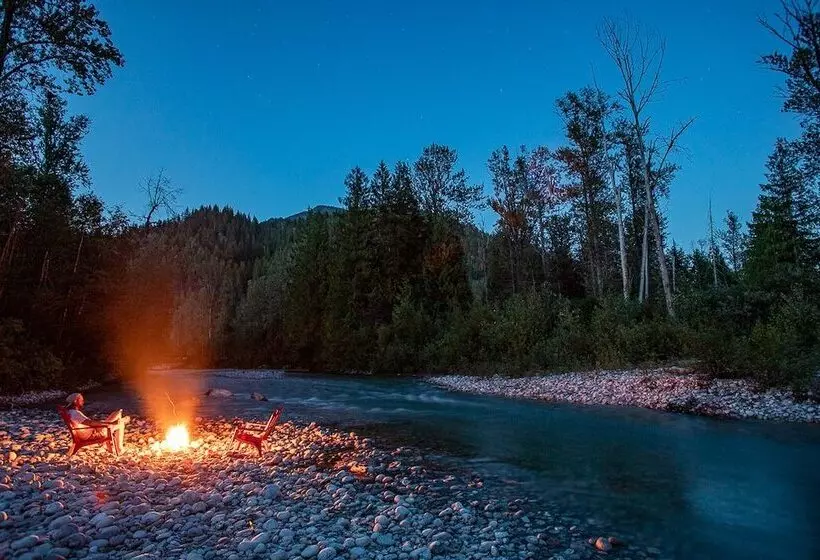 Hotelli Crazy Creek Resort & Hot Pools