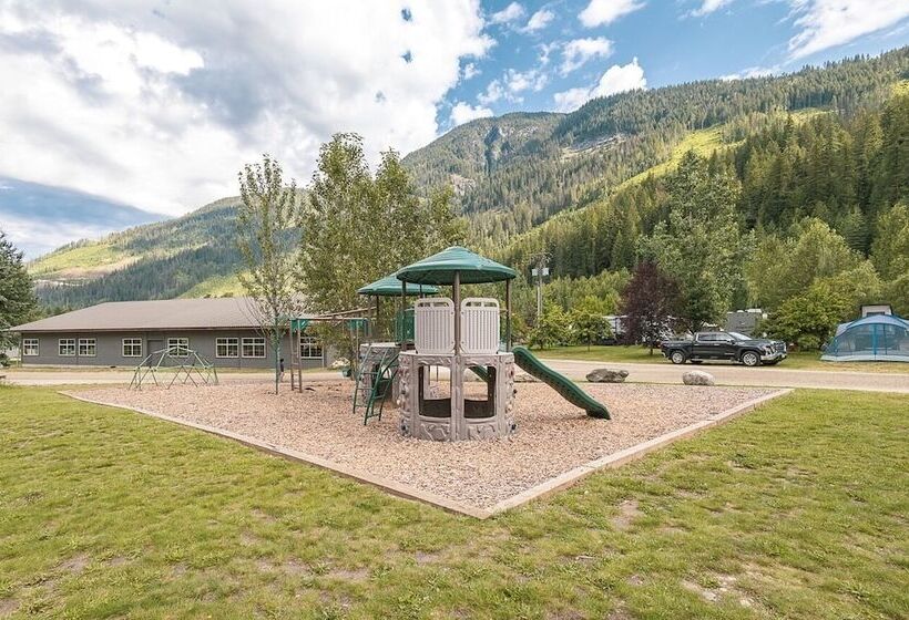 酒店 Crazy Creek Resort & Hot Pools