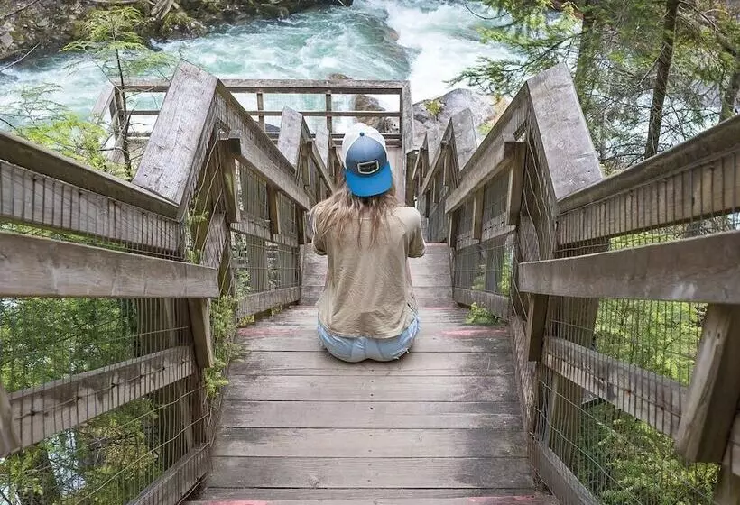 Hotelli Crazy Creek Resort & Hot Pools