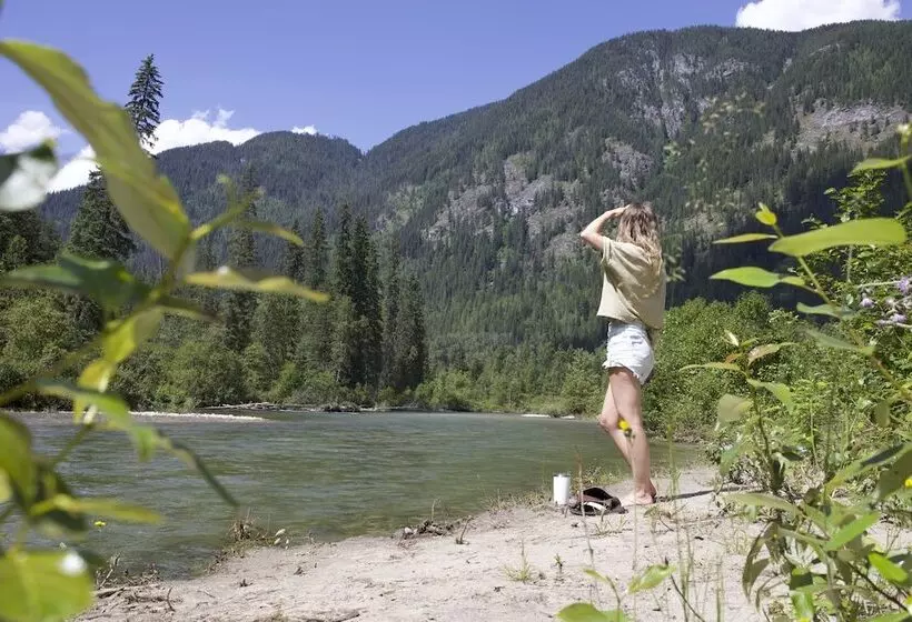 Hotelli Crazy Creek Resort & Hot Pools