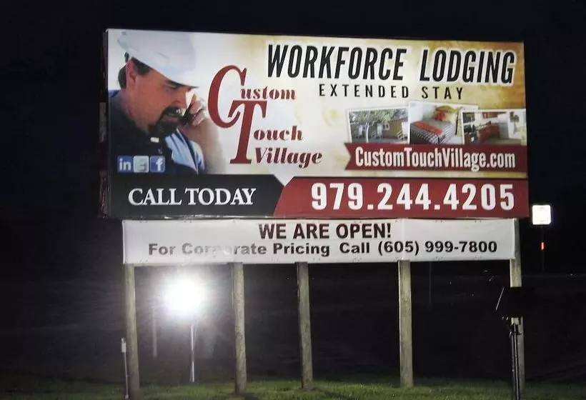 Hotelli Custom Touch Village Bay City