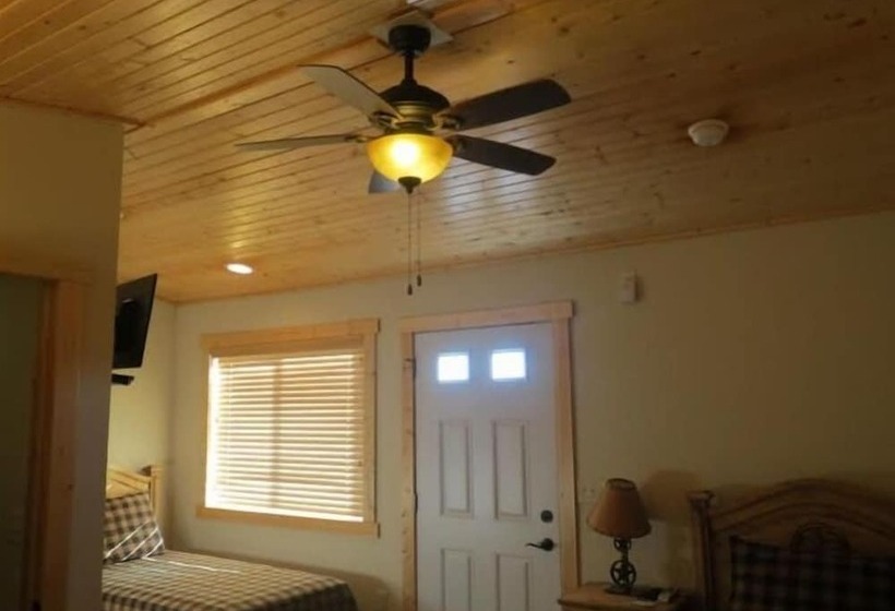 Hotel Custom Touch Village Bay City