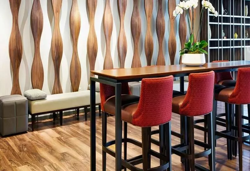 Hotelli Global Luxury Suites At Exchange