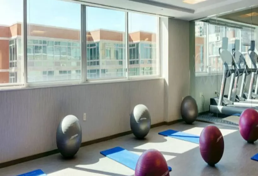 Hotelli Global Luxury Suites At Exchange