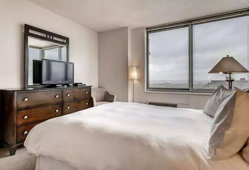 Hotelli Global Luxury Suites At Exchange