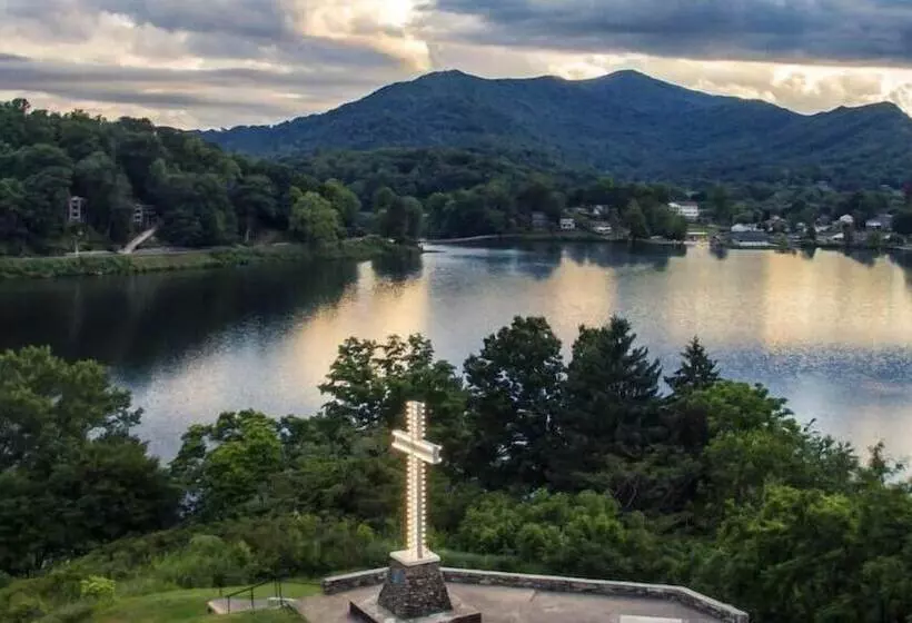 ホテル Lambuth Inn At Lake Junaluska