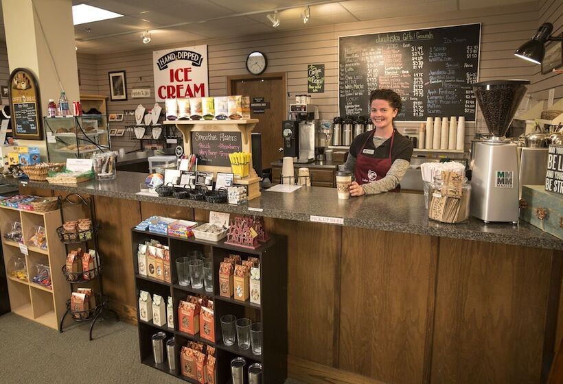 فندق Lambuth Inn At Lake Junaluska