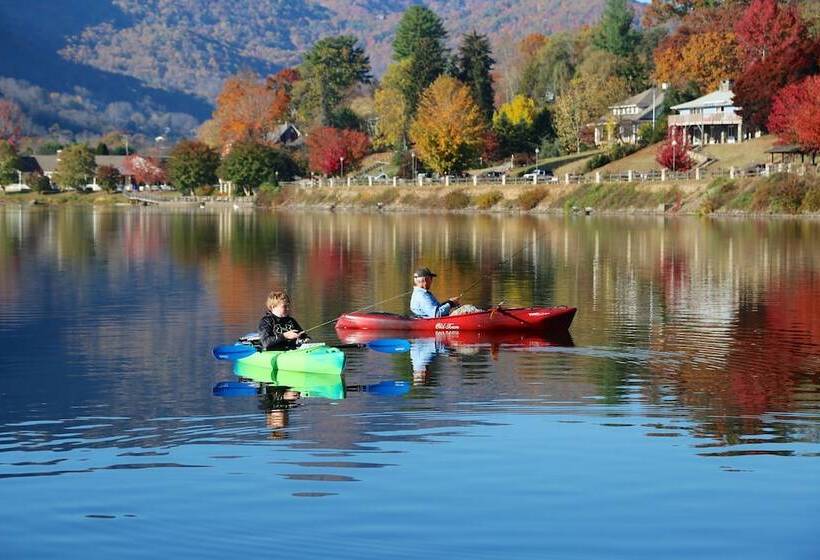 فندق Lambuth Inn At Lake Junaluska