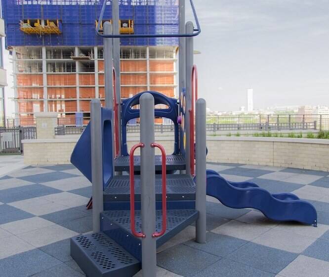 Отель Pelicanstay At Newport