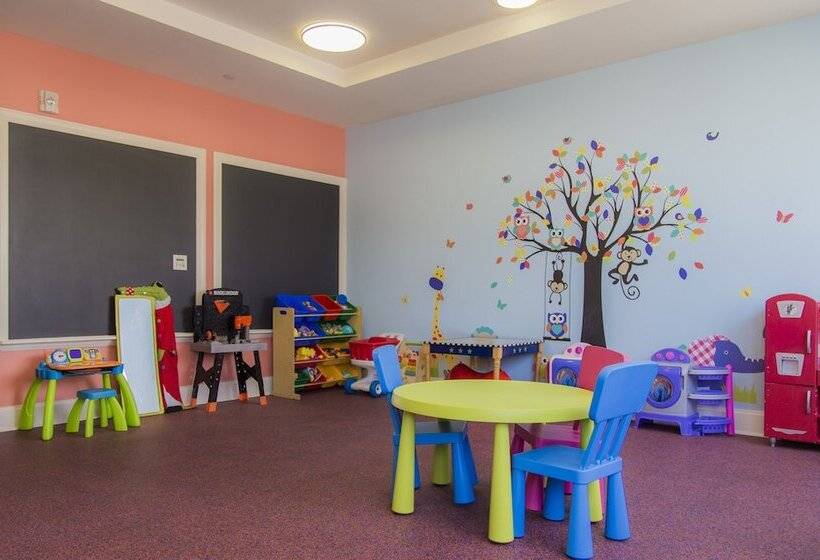 Отель Pelicanstay At Newport