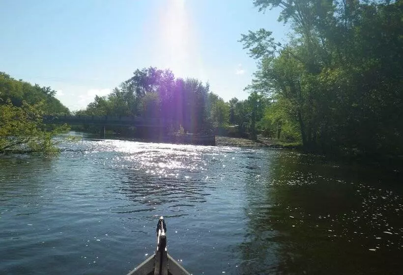 Hotelli Red Moose Lodge