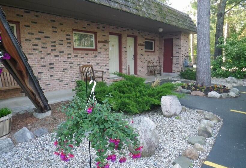 فندق Red Moose Lodge