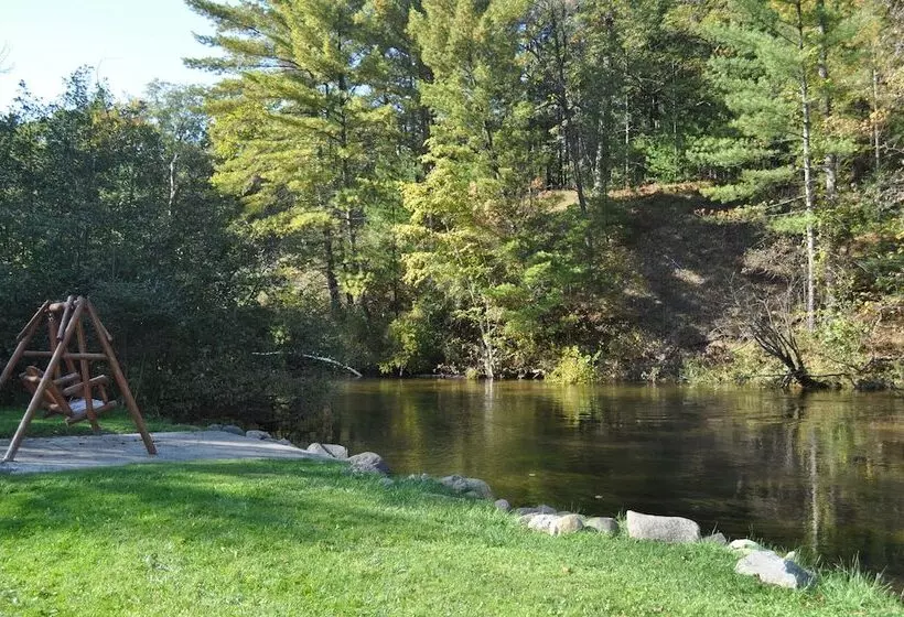 Hotelli Red Moose Lodge