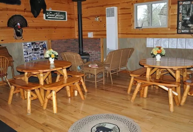 Hotelli Red Moose Lodge