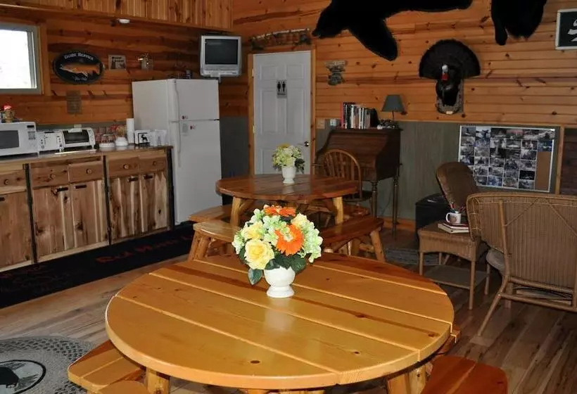 Hotelli Red Moose Lodge