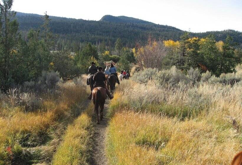 Hotel Sundance Guest Ranch