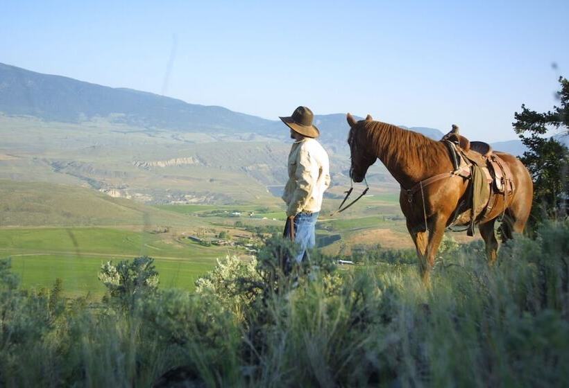 Hotel Sundance Guest Ranch