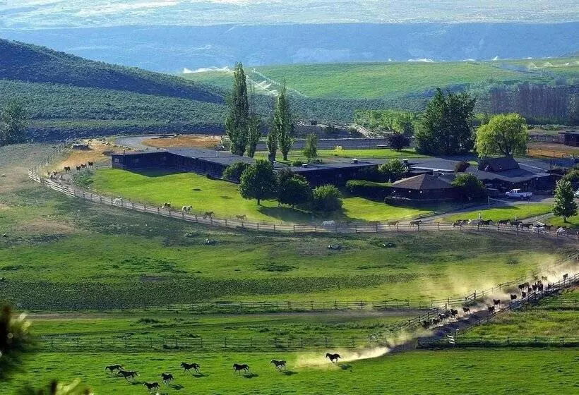 ホテル Sundance Guest Ranch