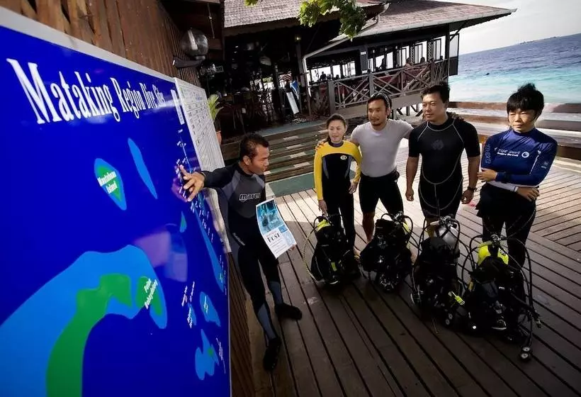 ホテル The Reef Dive Resort