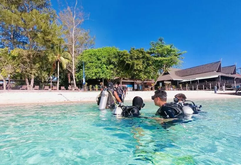 ホテル The Reef Dive Resort