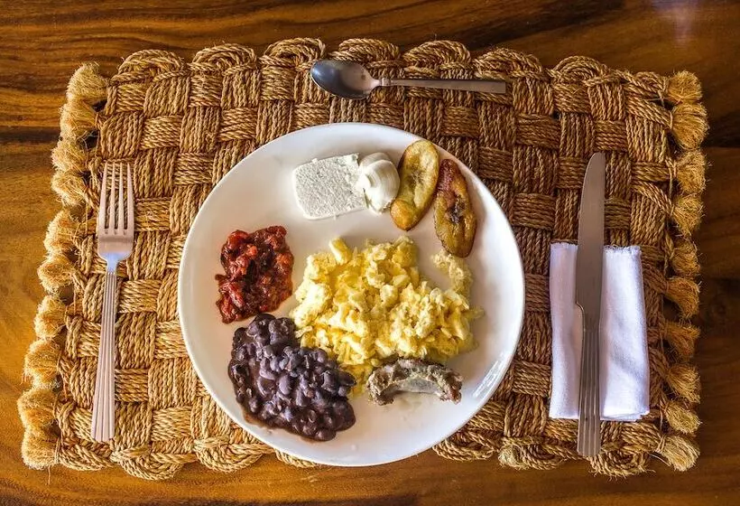 هتل Tzam Poc Resort