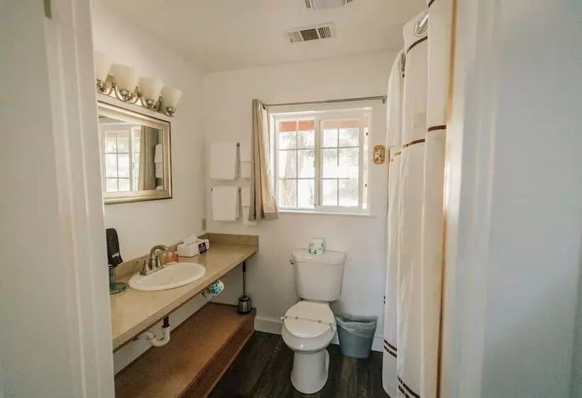 Hotelli View Crest Lodge