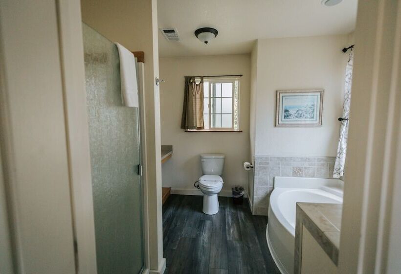 فندق View Crest Lodge