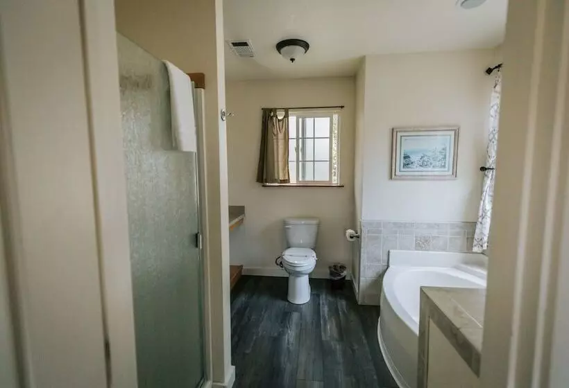 Hotelli View Crest Lodge