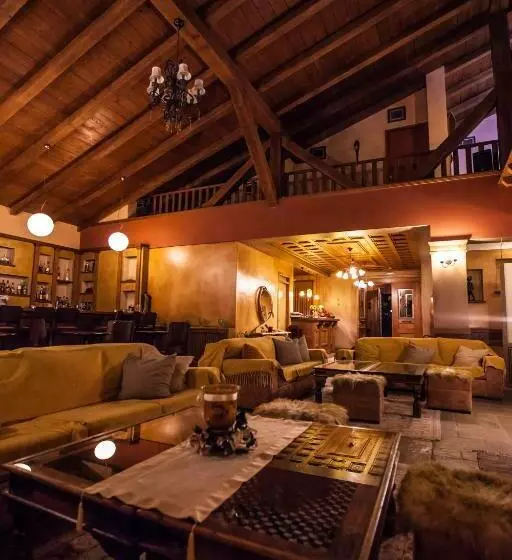 Hotelli Vitina House