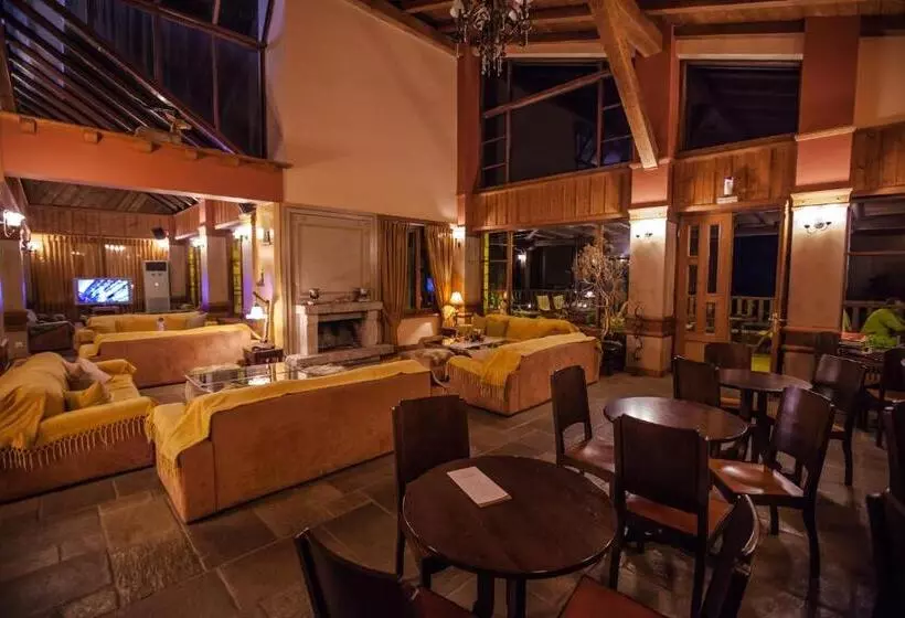 Hotelli Vitina House