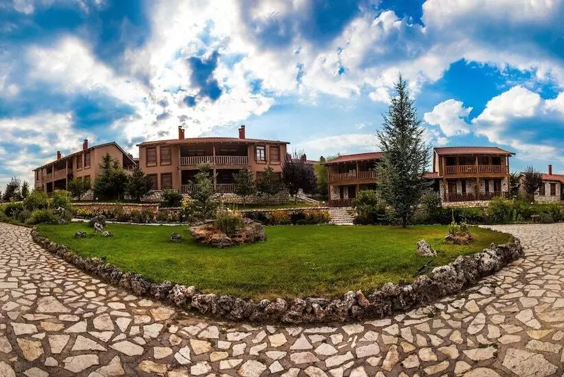 Hotelli Vitina House