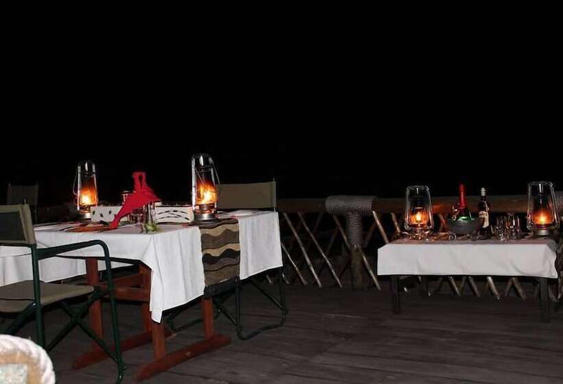 هتل Xakanaka Mobile Camp