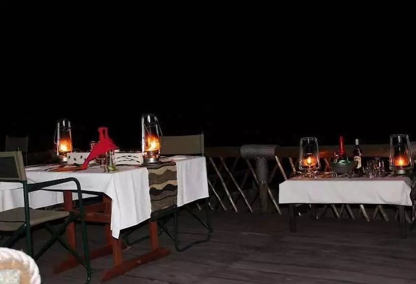 هتل Xakanaka Mobile Camp