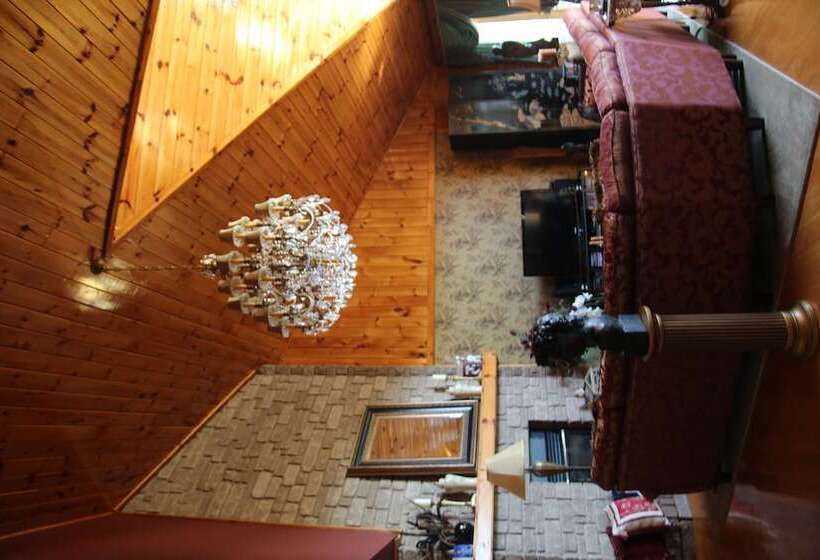 Jewel On The Hill Bed & Breakfast