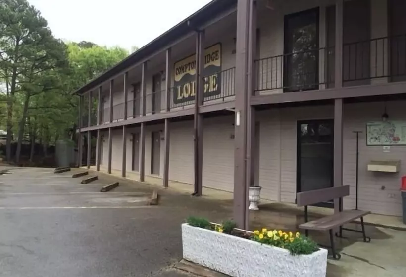 Motelli Compton Ridge Resort