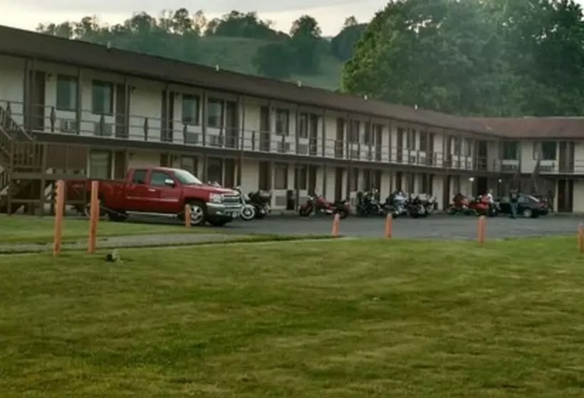 モーテル Marlinton Motor Inn